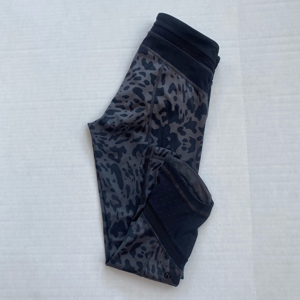 Lululemon leggings , size M